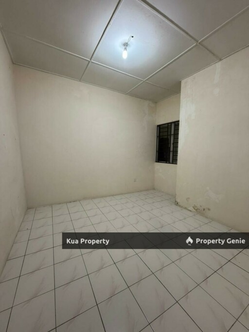 Double Storey Terrace Intermediate for Sale! Located at Stakan Jaya