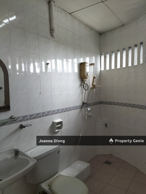 SS22 PJ Double Storey House