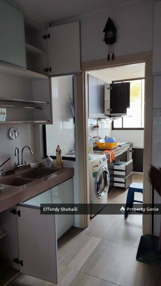 PARAMOUNT VIEW CONDO PJ END LOT