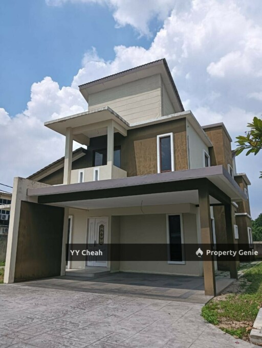 Ipoh Double Storey Unoccupied Bungalow For Sale 10k sq ft