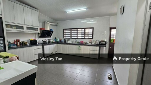 Below Value 1 Storey Ujong Pasir Freehold Fully Renovated & Extended