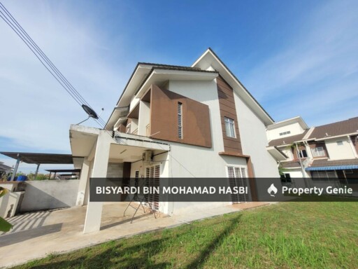 END LOT EXTRA LAND 2 STOREY TAMAN INDAH KLIA, SEPANG .
