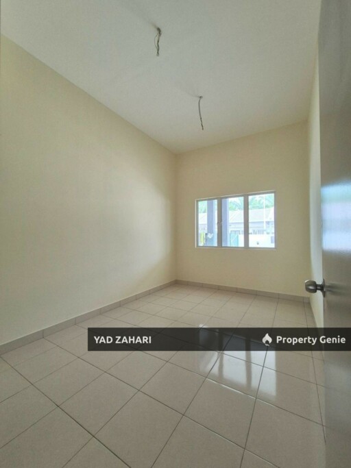 Jalan Lombong Perak, Shah Alam | Single Storey Terrace 4 Bedrooms | RM475K - Freehold and Near Mall