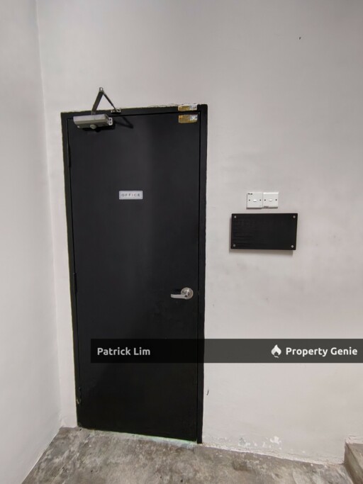 With 6 Rooms Partition, Ayer Keroh First Floor Office For Rent