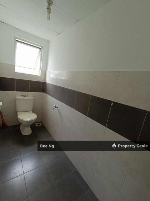 Setia Tropika / 3 Storey Shoplot  / Facing Main Road