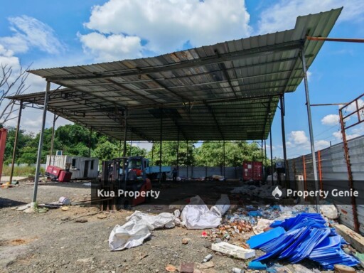 Facing Main Road Land For Rent! 📍Located at 15th Mile