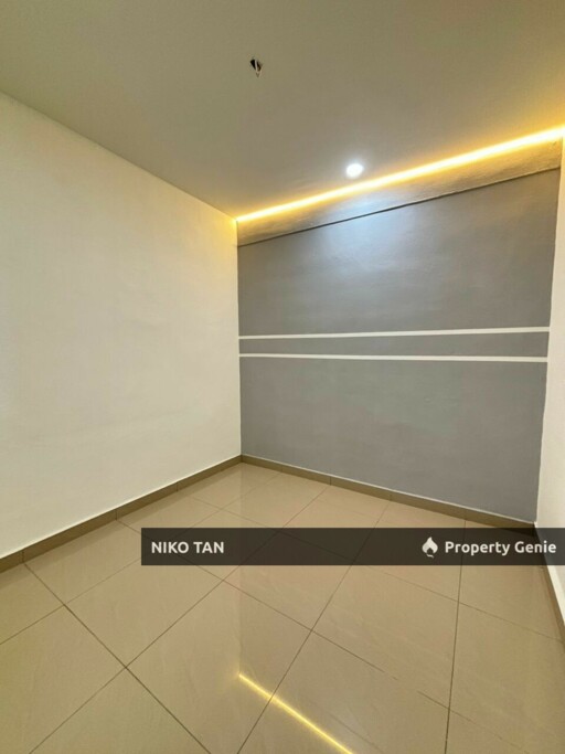 Jalan Lumpit Single Storey With Fully Renovation and Extended Kitchen