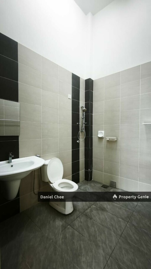 Botani Double Storey Terrace House For Rent