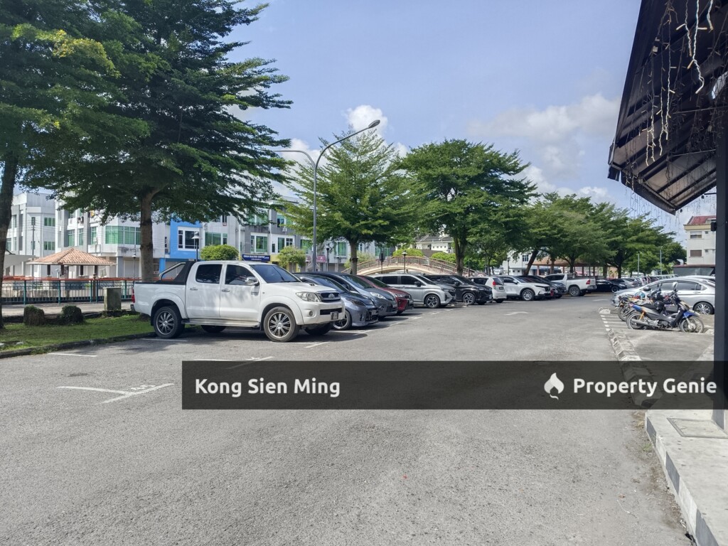 Sibu 3 Storey Corner Shophouse at Sg Merah Town