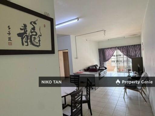 Prima Regency Apartment with 2 Car Park For Sale