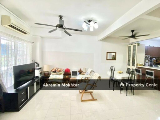 Freehold, Facing Open & Renovated | Double Storey, Taman Bukit Emas @ Seri Kembangan