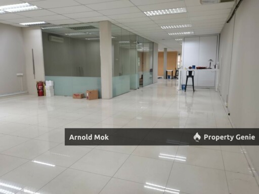 1.5 Storey Detached Factory at Desa Cemerlang for Rent