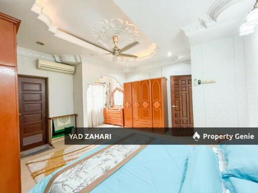 D'Kayangan, Seksyen 30, Shah Alam | 2.5 Storey Semi D Cluster 6 Bedrooms | RM1.39M - Fully Reno, Gated Guarded and Extended Front Side