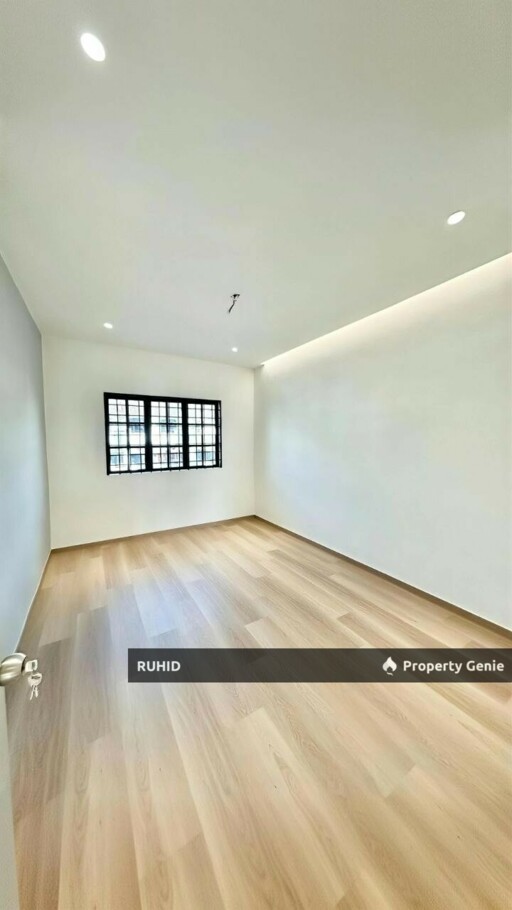 Taman Skudai Baru Fully Renovated 5-Bedroom Double Storey Terrace House for Sale
