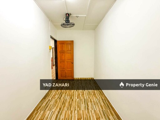 Seksyen 20, Shah Alam | 2-Storey Terrace 4 Bedrooms | RM599K - Renovated and Non Bumi Lot