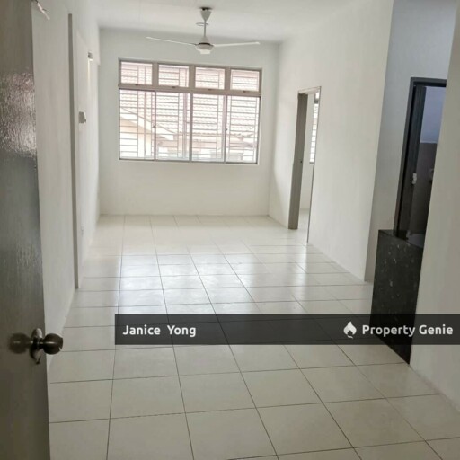 Tampoi Shop Apartment