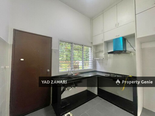 Seksyen 29, Kg Lombong Shah Alam | Single Storey Semi-D 4 Bedrooms | RM480K - Good Condition with Loft and Semi Furnished
