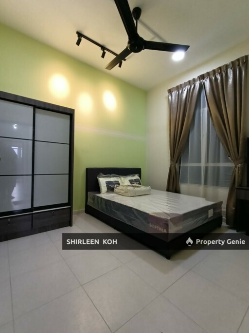 Female Room Renting at Suriamas Suites Condominium @ Larkin JB Town