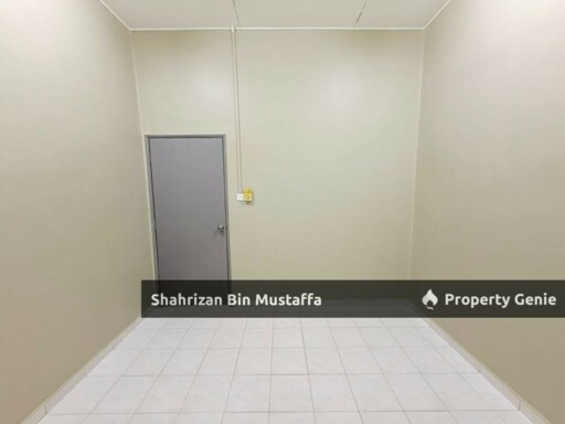 International Lot, End Lot, Taman Flora Heights, Pasir Gudang, Johor