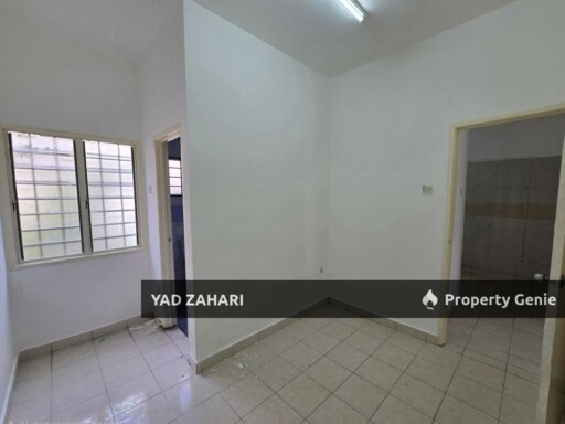Taman Mutiara Kemuning, Shah Alam | 2-Storey Terrace 4+1 Bedrooms | RM500K - Facing Open with Spacious Land 20*70