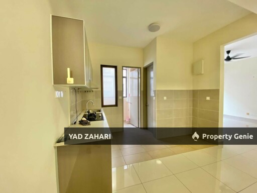 The Strata, Bangi | Townhouse 3 Bedrooms | RM550K - Brand New Unit and Semi Furnished