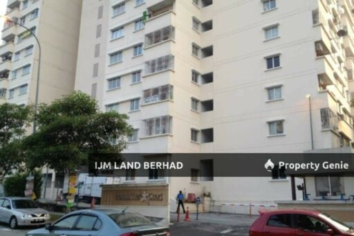 Mandarina Court