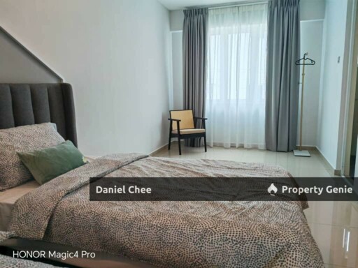Modern Semi-d Selling Below Market Value with Fully Furnished