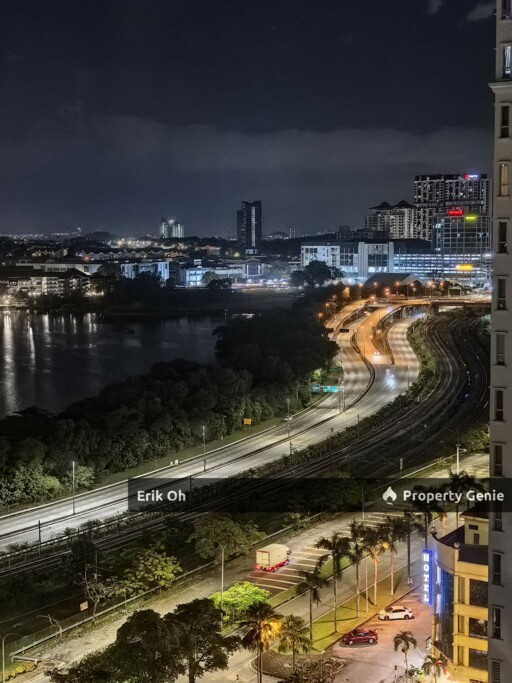 East Lake Residence Seri Kembangan for Sale Partial Furnish Comfort Living by the Lake, Next to MRT & UPM