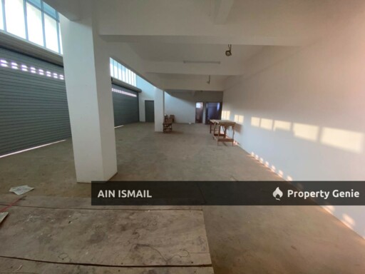 [DEPAN KPJ KUANTAN] BANGUNAN 4 TINGKAT