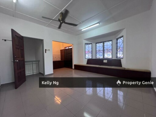 Double Sty Corner Renovated House At Bukit Tinggi Klang For Sale & Rent