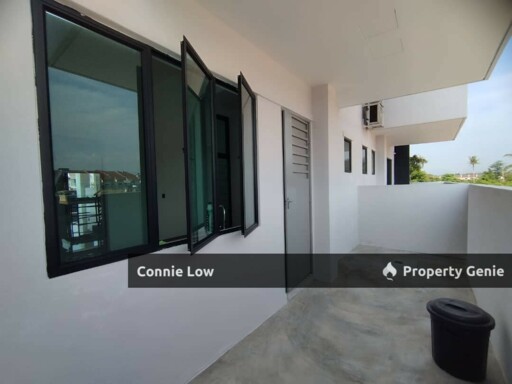 FREEHOLD Panorama Lapangan Perdana