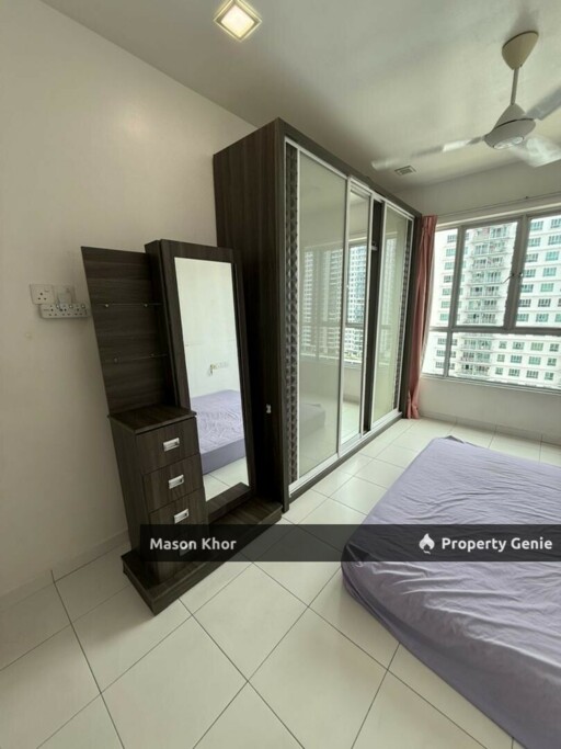 THE GOLDEN TRIANGLE CONDO 1165sf 2CP FULLY RENOVATED RELAU