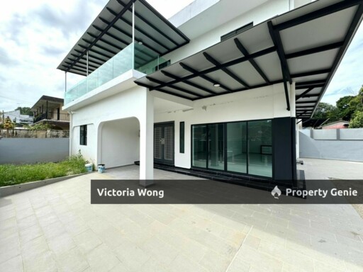 Kampung Mahmoddiah  / Jalan Yusof Taha / Double Storey Semi-D