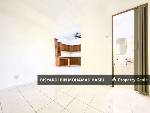 RENOVATED & FRESHLY PAINTED, Double Storey USJ 9 Subang Jaya .