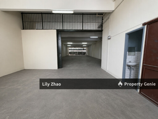 Warehouse / Showroom / Office, 6,400 sq ft Light Industrial 2-Storey Shop Lot📍Sadong Jaya, KK City Centre