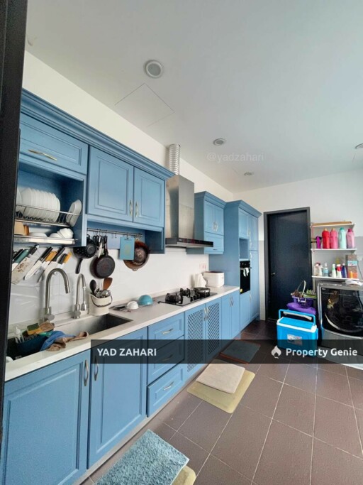 Semi-furnished Double Storey Zero Lot Bungalow Next to the Natural Lake, Perdana Heights