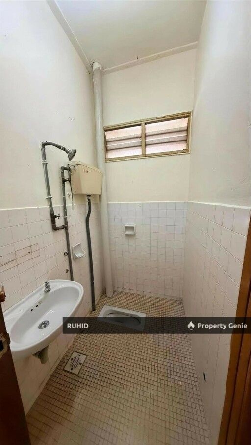Freehold Single Storey Terrace House at Taman Perling For Sale