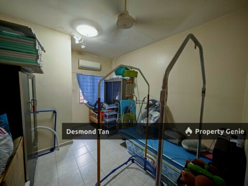 Park Avenue, Seremban 2, Garden Avenue, Semi Renovated, (Facing No House)