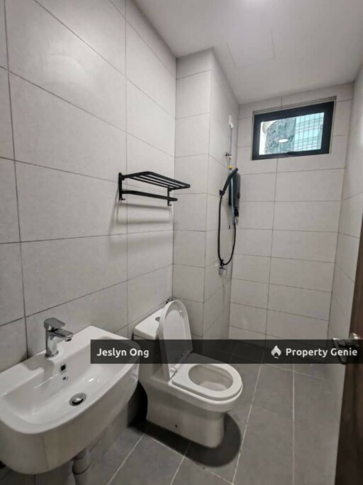 2 Bedroom Apartment @ Meldrum Heights Condo for Rent (Opposite R&F)