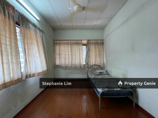 Double Storey Terrace in Island Glades
