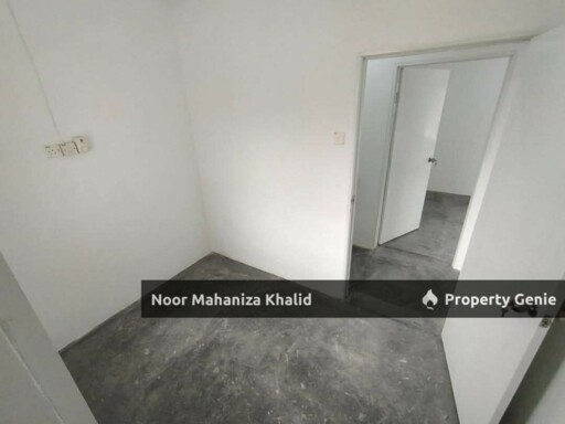 End Lot Double Storey, Banting Baru, Banting