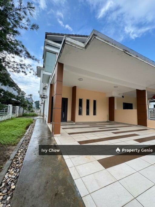 Taman Seri Austin Cluster house for rent