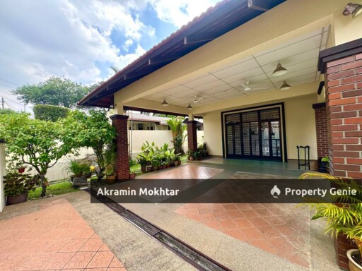 Freehold & Nice Garden | Double Storey Bungalow Kampung Tunku SS1, Petaling Jaya
