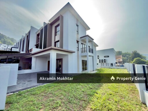 CORNER LOT 3 Storey Terrace Nassim Heights, Taman Ukay Bistari, Ampang Selangor