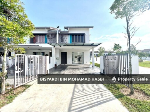 End Lot Extra Land 2 Storey Serenia City Amani, Sepang.
