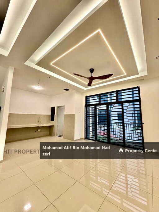 Corner Lot La Casa untuk Di Jual | Freehold | Below MV🔥