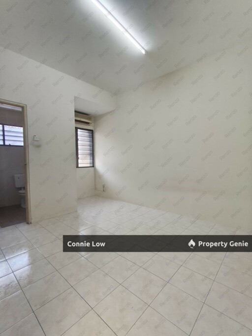 Below Market Value Guarded Pengkalan Tiara Lake Good Condition Double Storey Terrace House