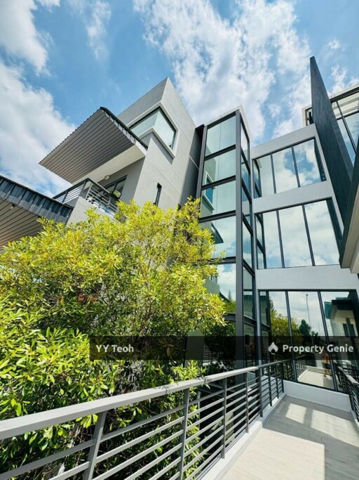 Ozana Villa 3.5 Storey Luxury Bungalow