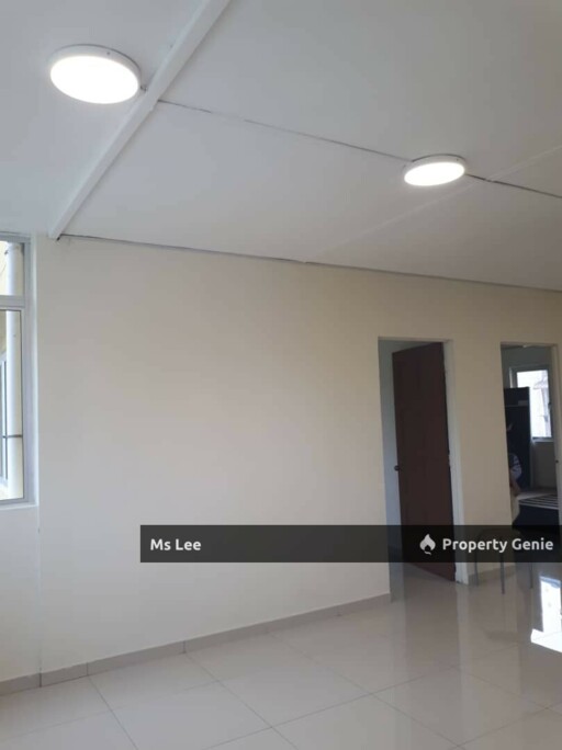 PKNS Flat @ Seksyen 24, Shah Alam-Blok 54 3rd floor-Sale Below Bank Value Rm30k