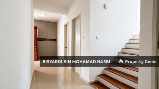 Corner Lot Unit Front & Back Facing Playground, (Corner Lot) Double Storey Terrace House Summerglades, Cyberjaya.